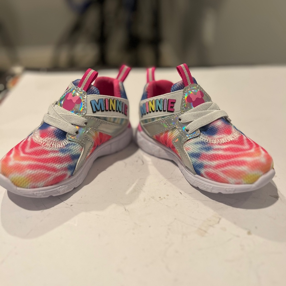 Minnie Mouse tie dye light up shoes size 7 toddler girl